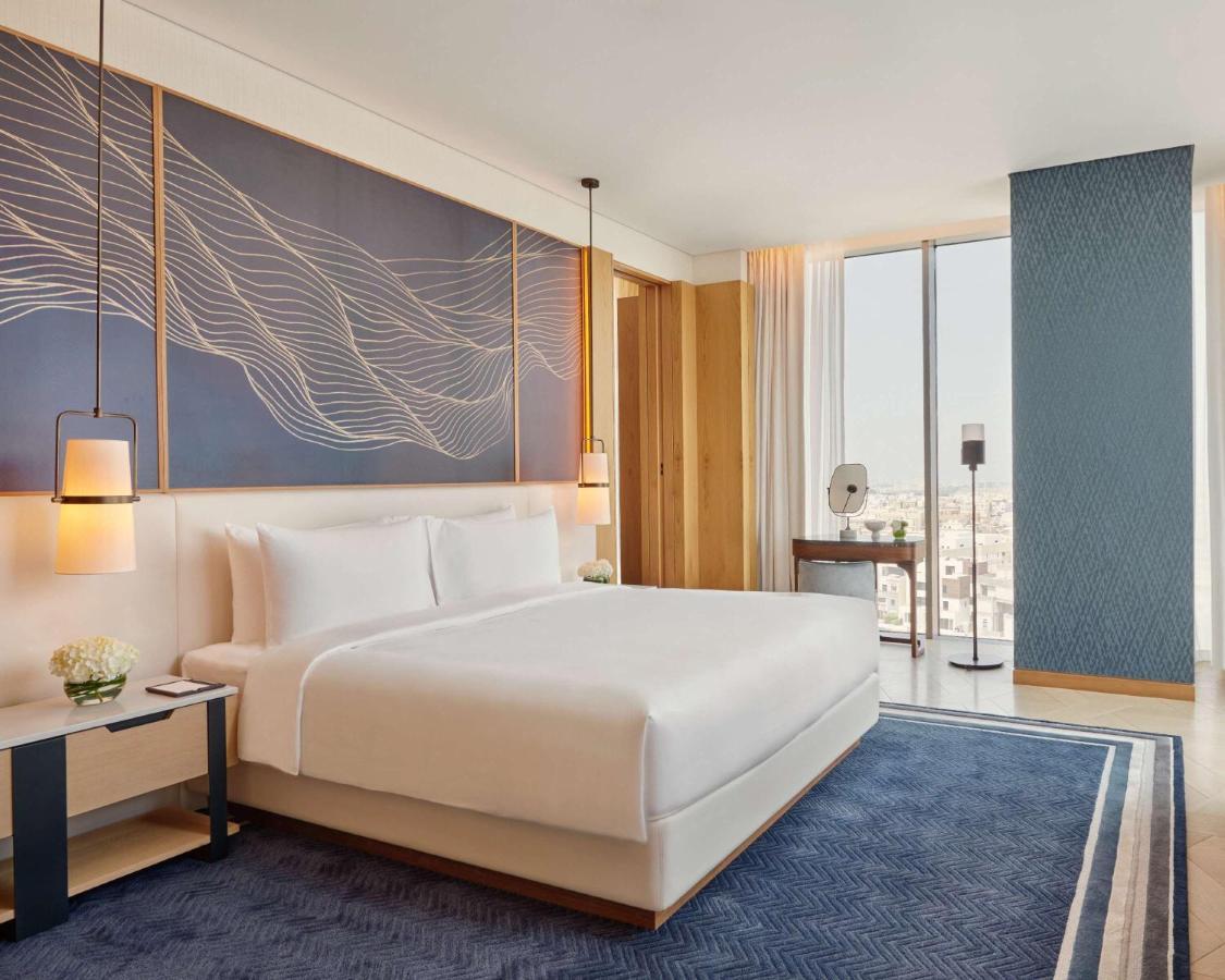 Hotel Grand Hyatt Kuwait Kuwait City Esterno foto A bedroom at the hotel
