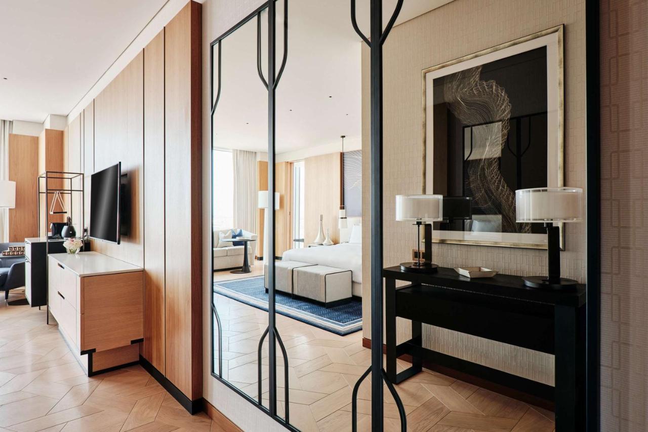 Hotel Grand Hyatt Kuwait Kuwait City Esterno foto A suite at the hotel