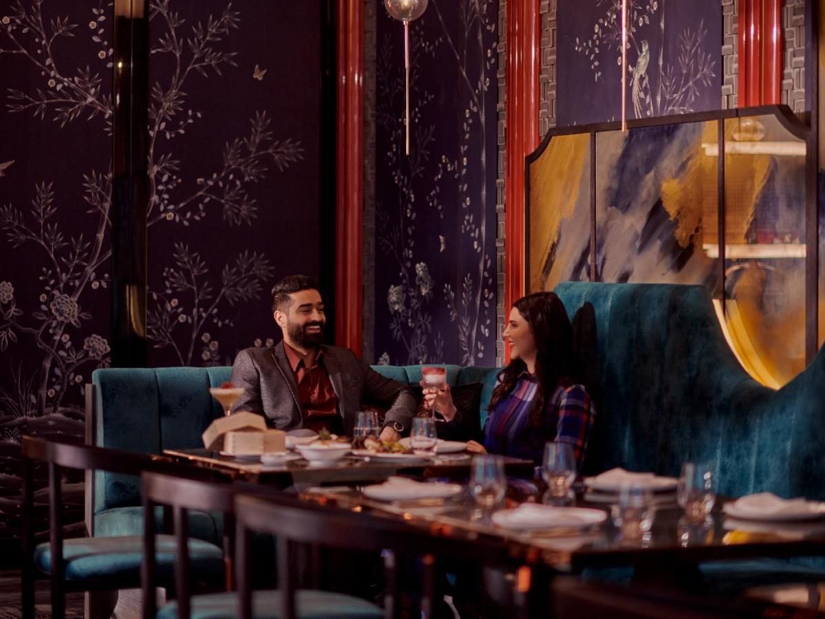 Hotel Grand Hyatt Kuwait Kuwait City Esterno foto The interior of the restaurant