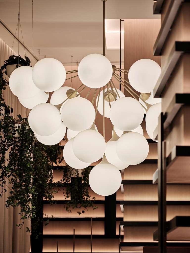Hotel Grand Hyatt Kuwait Kuwait City Interno foto A chandelier